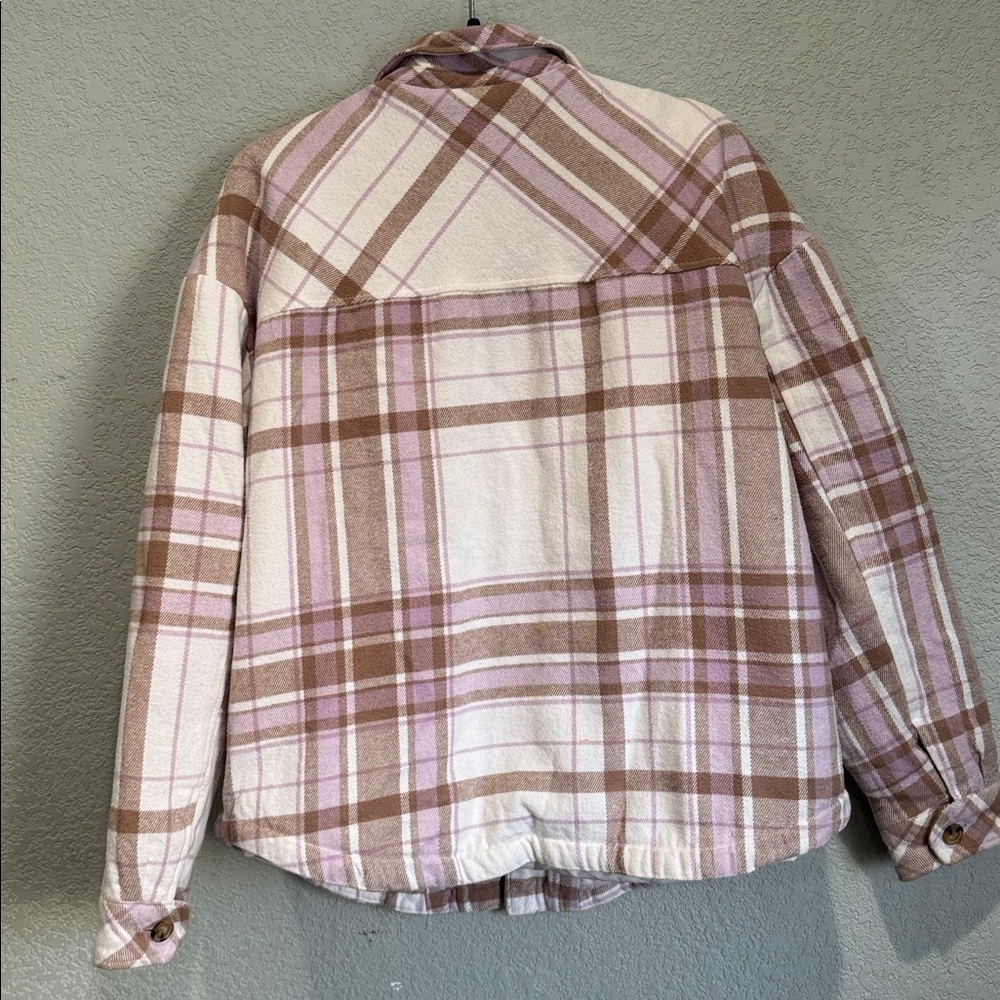 AEROPOSTALE Chunky Cute Plaid Button Down Shacket - Picture 7 of 9